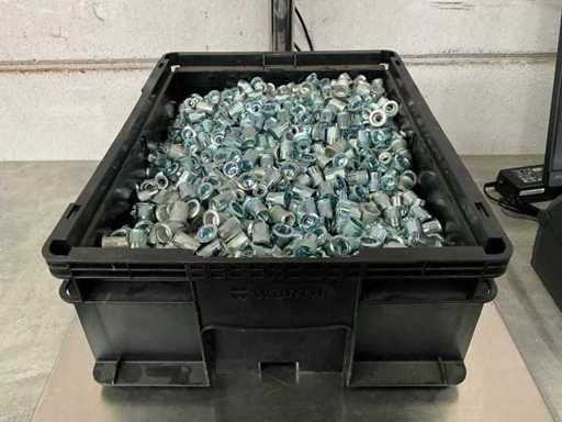 Würth 19.97 kg Blindklinkmoer M8-JAK-LM8 in stapelbare bak