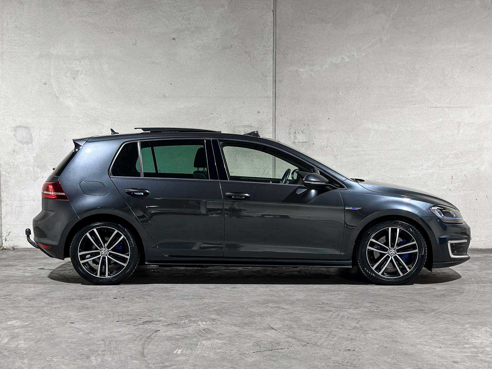 Volkswagen Golf GTE 1.4 TSI 204pk 2015 (Origineel-NL), 1-ZNB-51