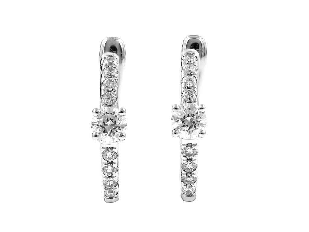 Boucle d’oreille en or blanc 14 carats avec diamants naturels de 0,50 cts