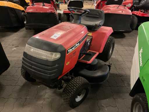 Ma?ini de tuns iarba cu trac?iune hidrostatic? Yard Pro Y13H42