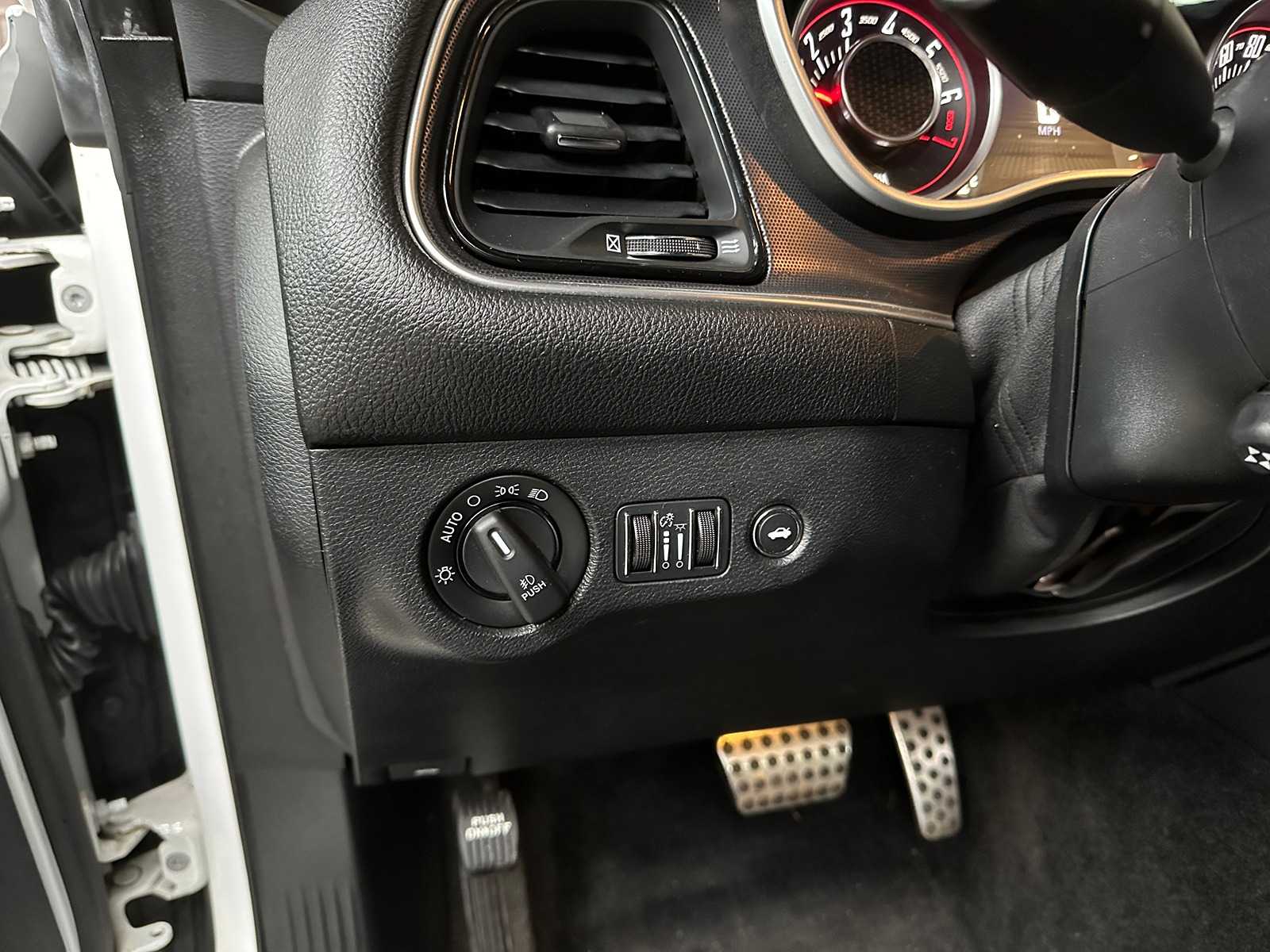 Dodge Challenger SXT PLUS 3.6 V6 305pk 2015