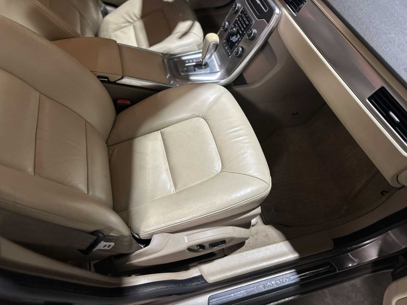 Volvo V70 1.6 T4 Limited Edition 179pk 2011 (Origineel-NL), 60-SKF-2