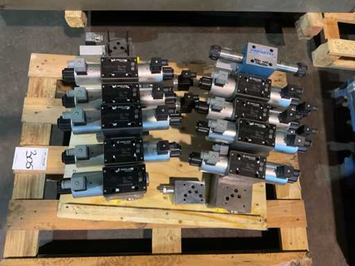 Poclain Hydraulisch Ventielenblok (2x)