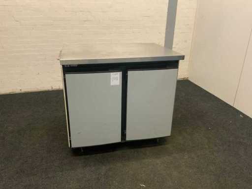 Stół roboczy ze stali nierdzewnej