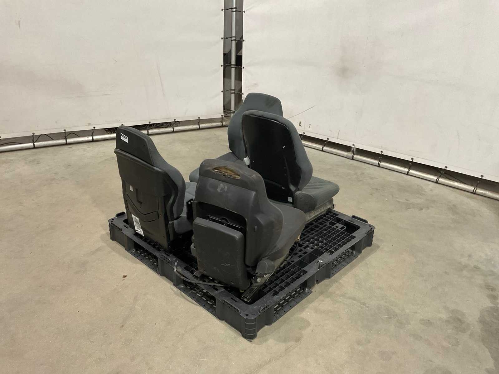 Forklift seat (4x)