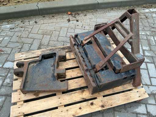 International weight carrier with weights