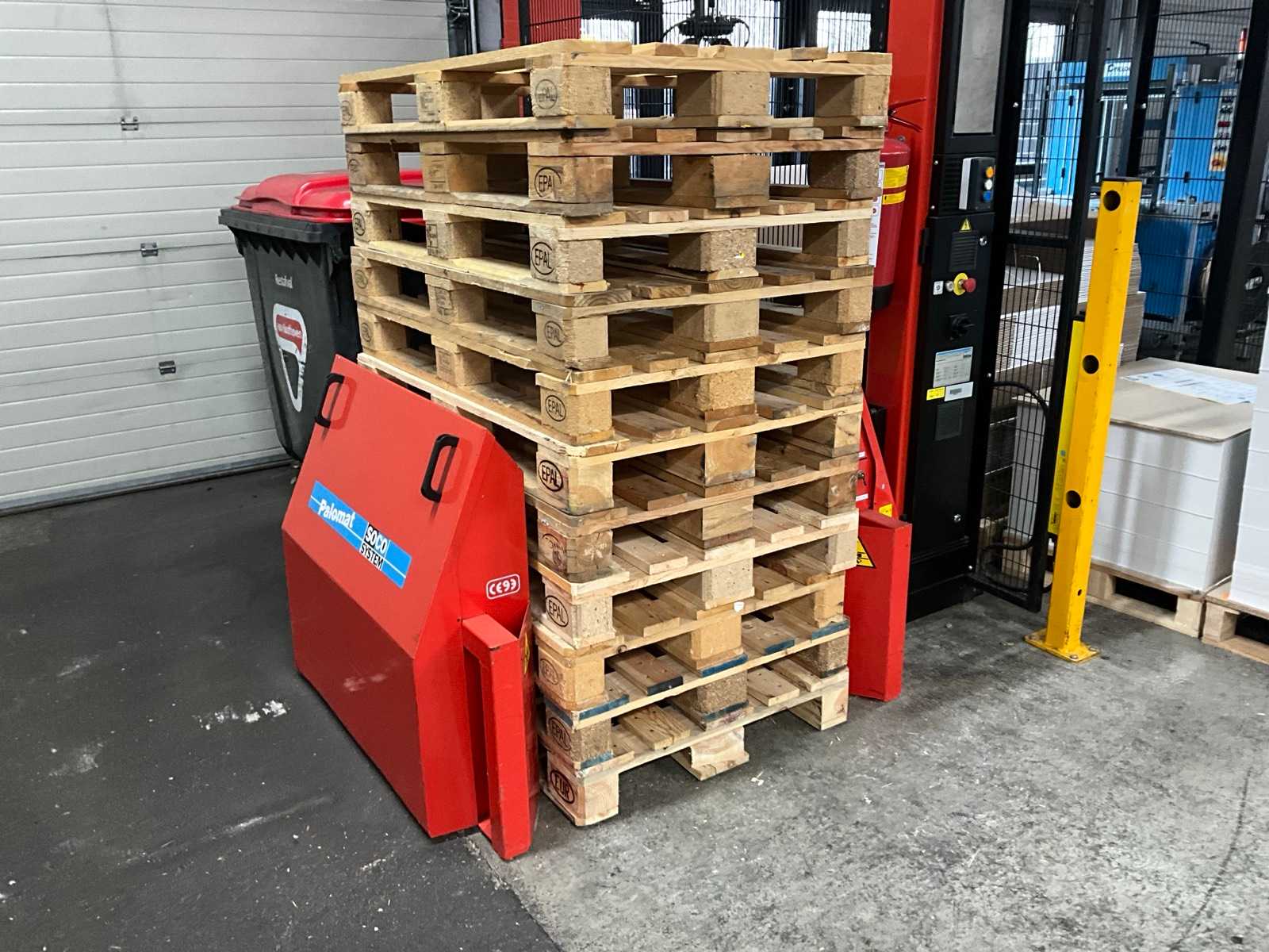 Palomat Soco system Pallet stacker
