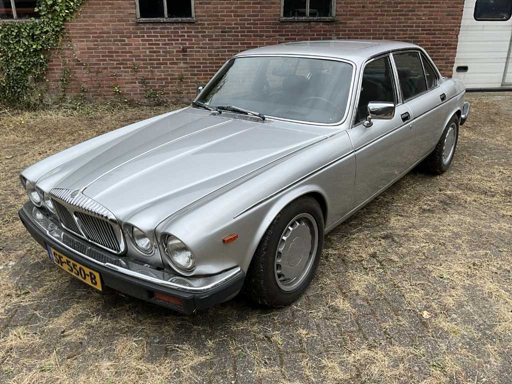 Daimler - XJ - Voiture de collection (1982)