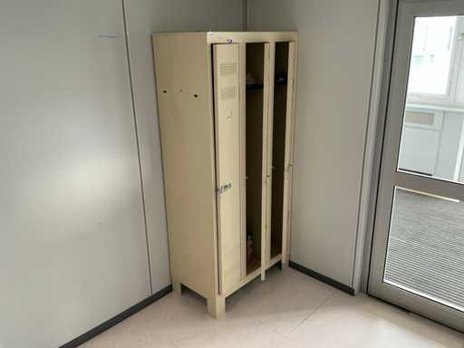 Dulapuri cu 3 uși (2x)