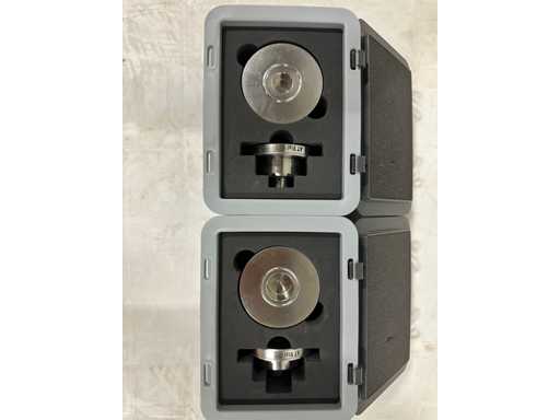 Weight for weighing 1 ml and 6 ml tubes