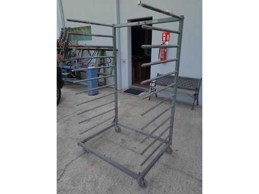   Extendable rack