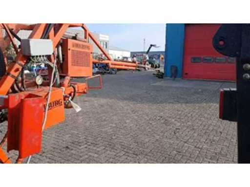 8ca2c0d5-87eb-4f2c-99d1-0b482c32d939.mp4