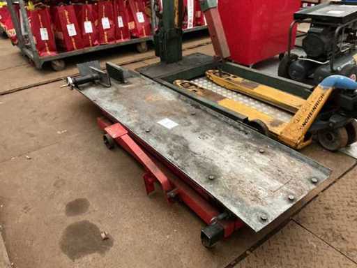 Sollevatore per scooter a forbice