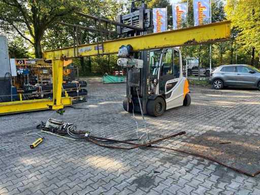 Demag - 1000kg - dźwigi filarowe - 1998