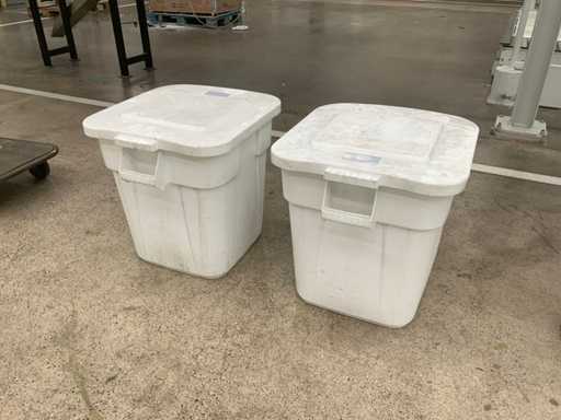 Conteneur Rubbermaid (2x)