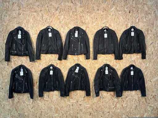 Jachete din piele Goosecraft (10x)