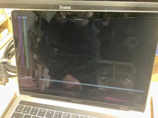Apple MacBook ProA1706 Laptop