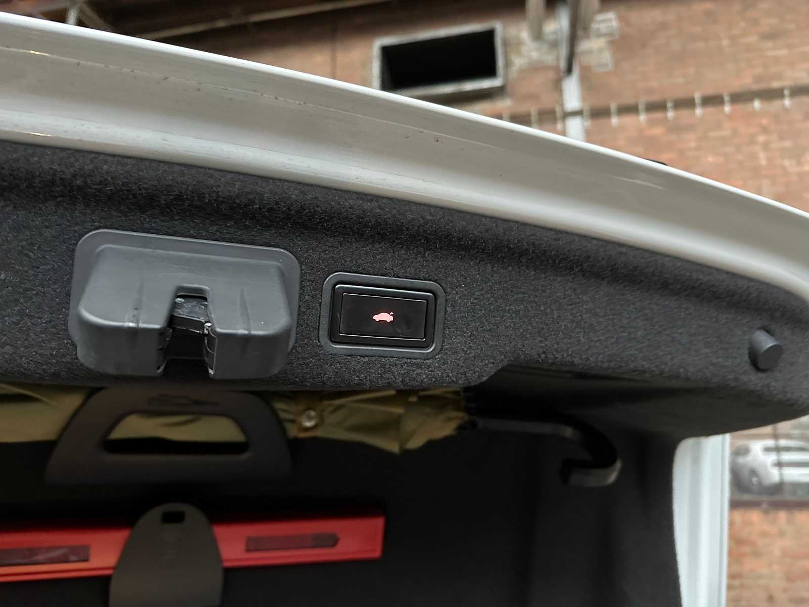 Audi A8 4.2 FSI V8 Quattro 372pk 2011