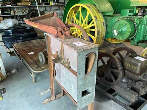 Éplucheuse en épi de maïs John Deere A