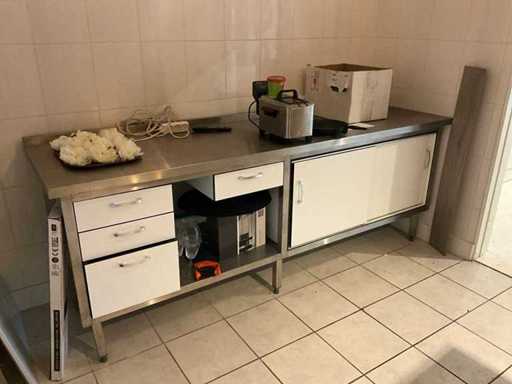 Table de travail en acier inoxydable