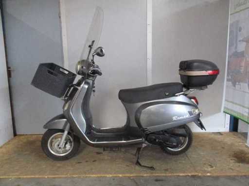 Luuko - Snorscooter - Roman Riva - Scooter