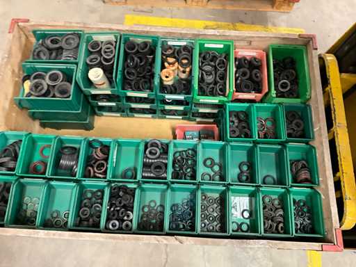 O mulțime de garnituri pentru arbori