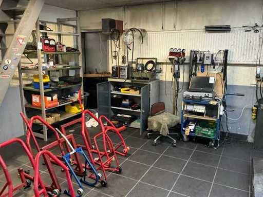 Inventario dell'officina, apparecchiature diagnostiche e inventario vario