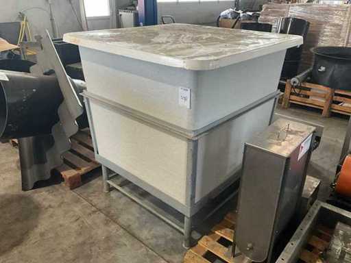 Pojemnik magazynowy z poliestru