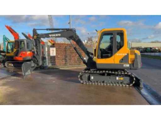 5f7acb82-f2ac-495e-b1da-a6b143ffac9b.mp4