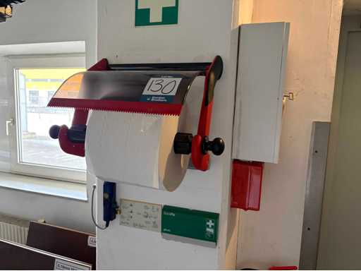 Dozownik ręczników papierowych montowany na ścianie Tork