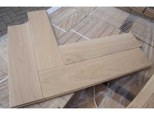 77,76 m² Arête de poisson en chêne massif