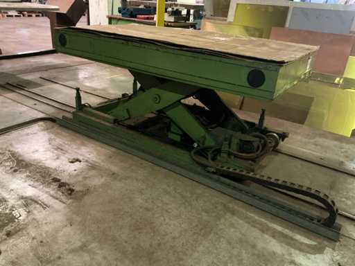 Verrijdbare heftafel