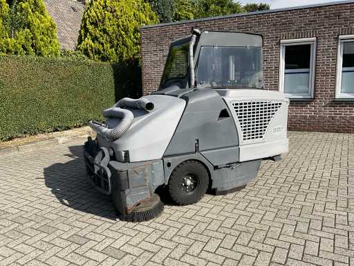 2017 Nilfisk SW8000 Kehrmaschine Diesel