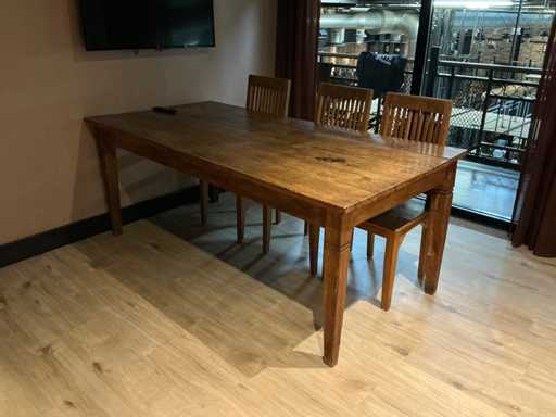 Teakhouten eetkamertafel