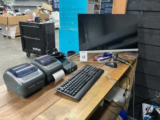 Contenuto dei mobili del piano