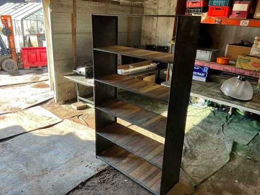 Shelf with industrial look