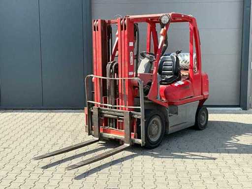Nissan A25PQ wózek widłowy z 2007 roku