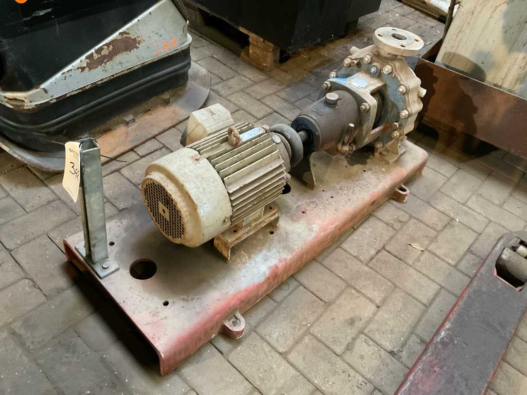 Water pump | Troostwijk Auctions