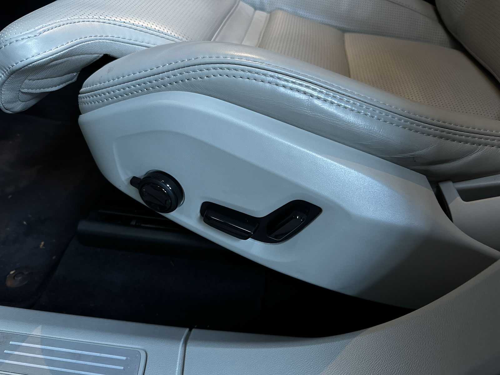 Volvo XC60 2.0 T8 Twin Engine AWD Inscription R-Design 303pk 2019, R-244-TZ