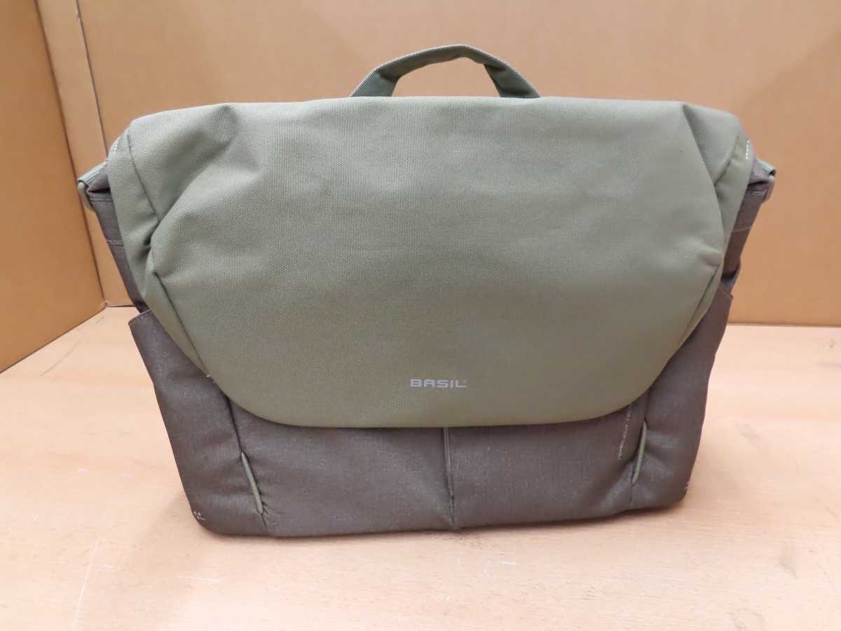 Basil - B-Safe Commuter Nordlicht - Laptop Bag 17 Liters | Troostwijk ...