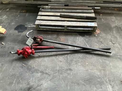 Handbediende vatenpomp (2x)