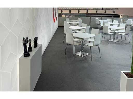 14 superficies de mesa con compartimentos de almacenamiento de 80x80cm (ver imagen de aplicación)