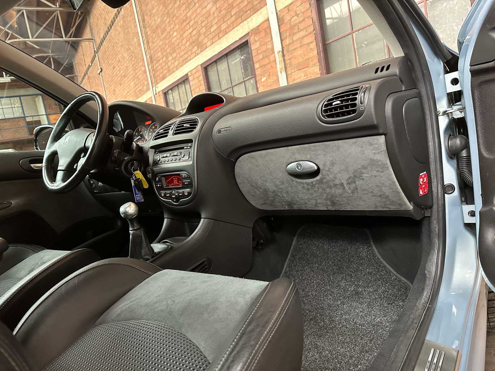 Peugeot 206 2.0-16V GTI 134pk 2004, 33-NS-VN