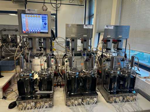 INFORS HT MULTIFORS 2 Parallel Benchtop Bioreactor