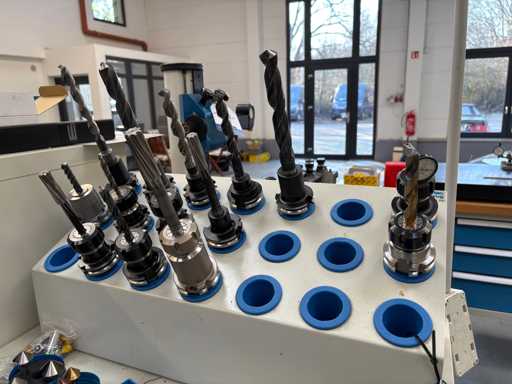   Item SK 40 Tool Holders in the Magazine