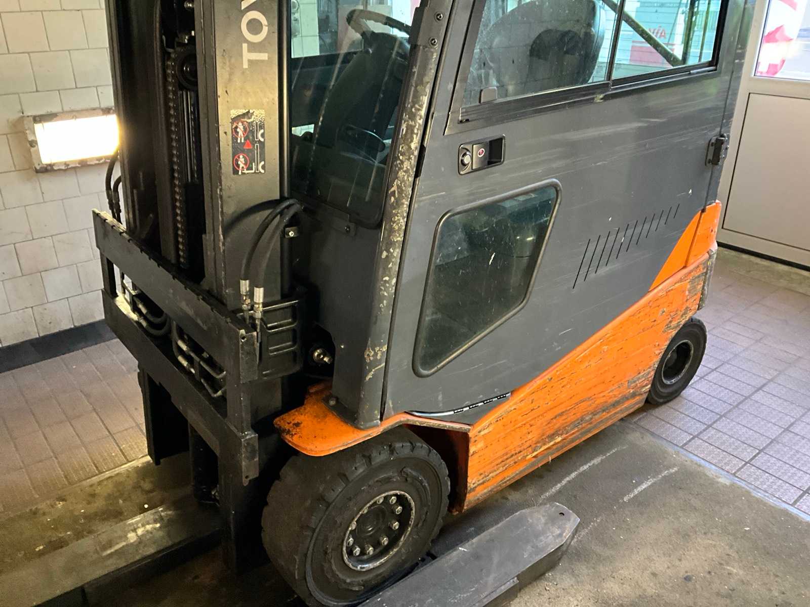 Toyota – Traigo 80/25 – Counterbalance forklift without forks without charger – 2013
