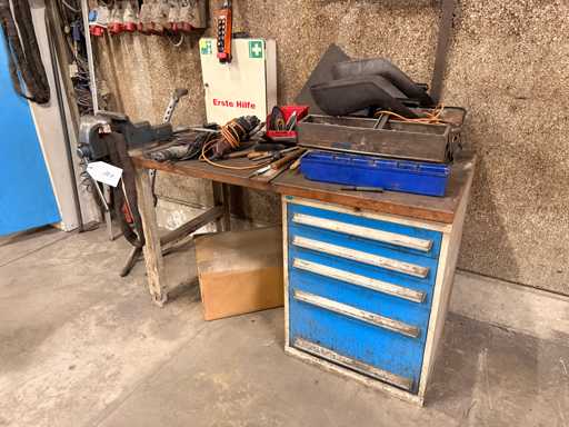 BOTT  Werkbank mit Inhalt