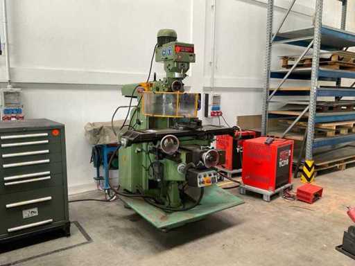 PANAK Universal Milling Machine