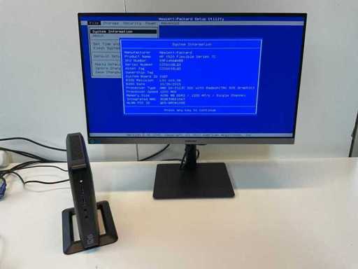 HP T520 Desktop with monitor