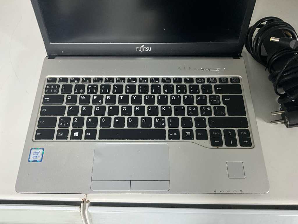 Fujitsu Lifebook S936 Core i5-6th Gen / 8GB / 128GB SSD